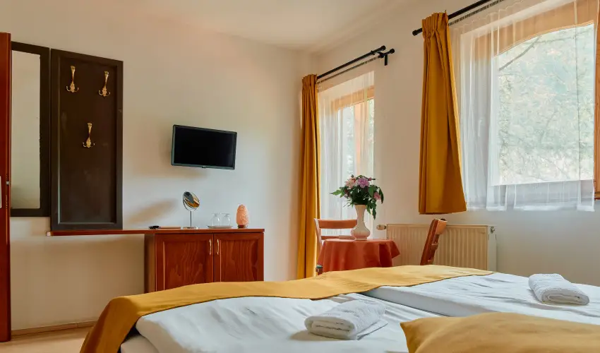 ko-Park Panzi Szarvask