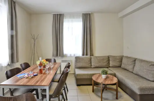 Pandora Zs�ry Apartmanok, Mez�k�vesd, Eger - 16 km