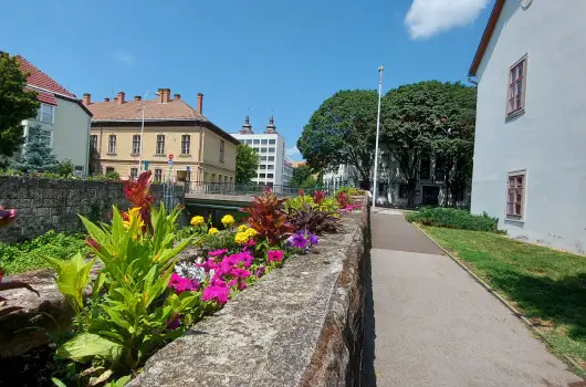 Pitypang Apartman, Eger