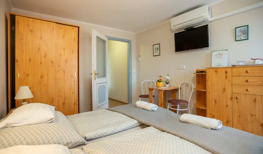 Siesta Vend�gh�z Eger